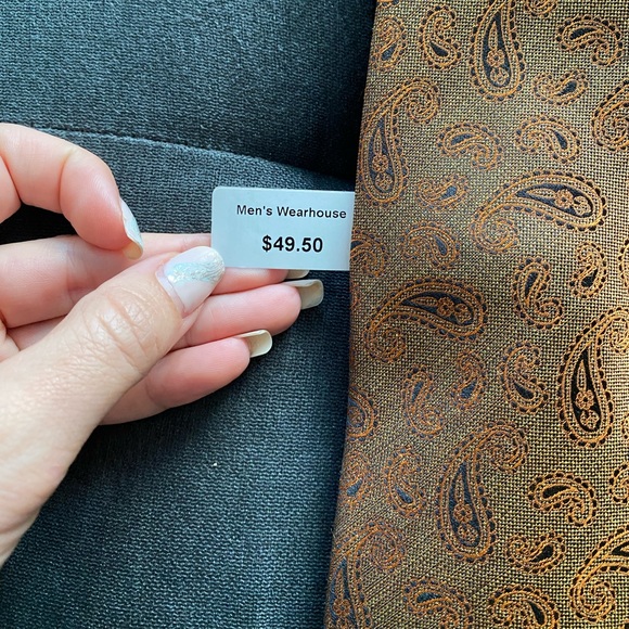 NWT - Egara Paisley Tie - Picture 4 of 4